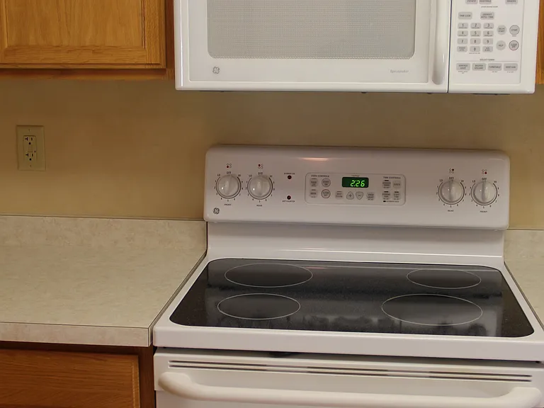 3902 Meadow Brook Ct — Photo 7