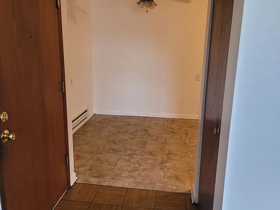 2nd image of 2081 Best Pl APT 8