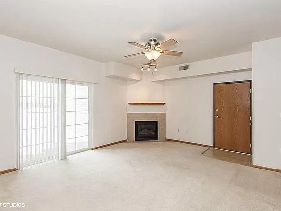 4th image of 130 E Jefferson St #3