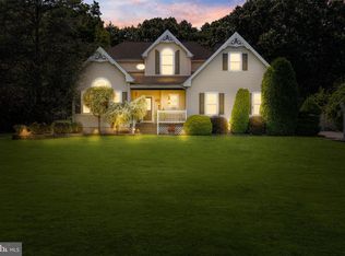 2 Country Woods Dr, New Egypt, NJ 08533