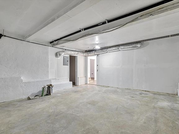 2nd image of 3358 East Ave