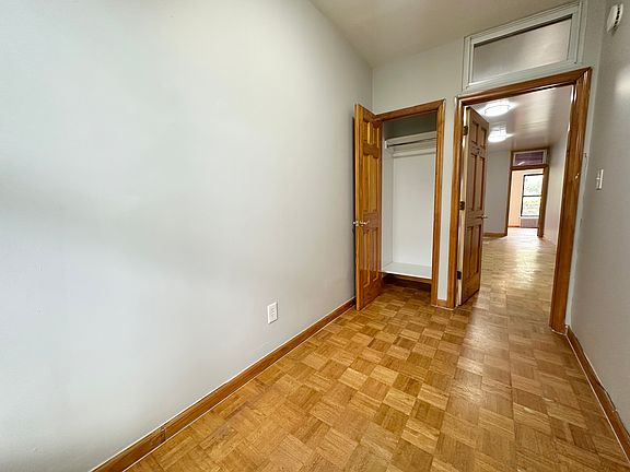 5th image of 696 Sackett St APT 3R