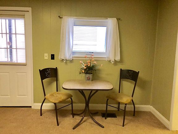 4th image of 146 Main St APT 5