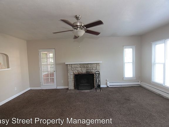 4th image of 305 W 31st St