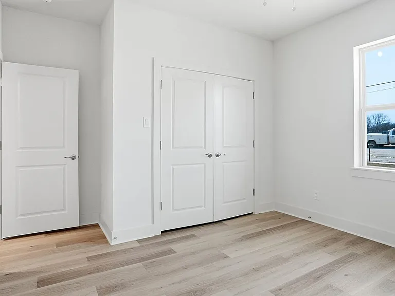 307 Railroad Ave — Photo 10