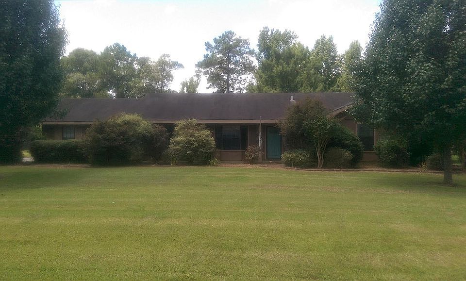 132 Holly Street, Deridder