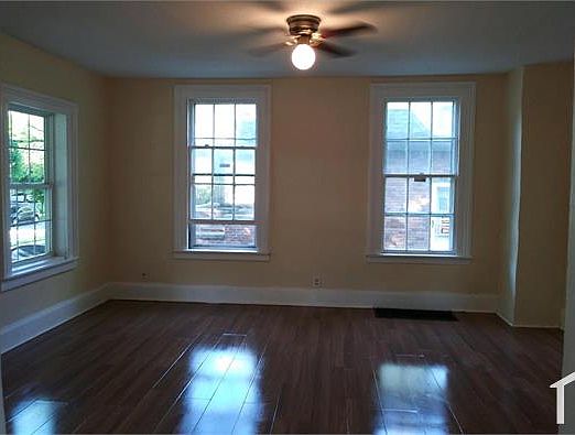 2nd image of 952 Grant Ave