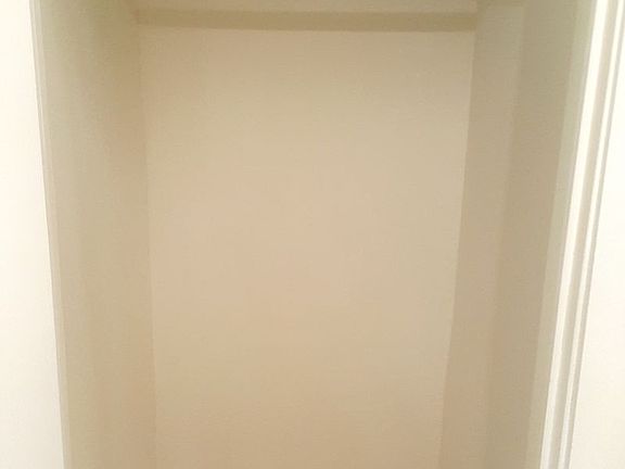 5th image of 915 Washington Ave Bsmt 2