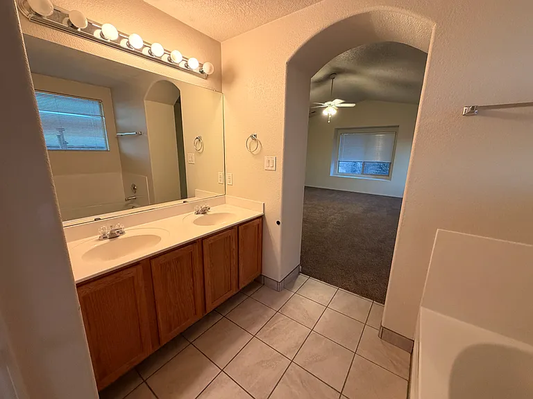 2130 Margarita Dr SE — Photo 13
