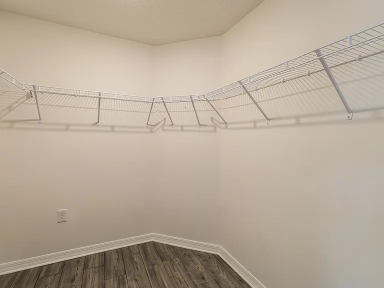 250 Catalonia Ave NW — Photo 12