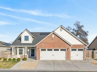 1727 Softwind Drive, Tulare, CA 93274