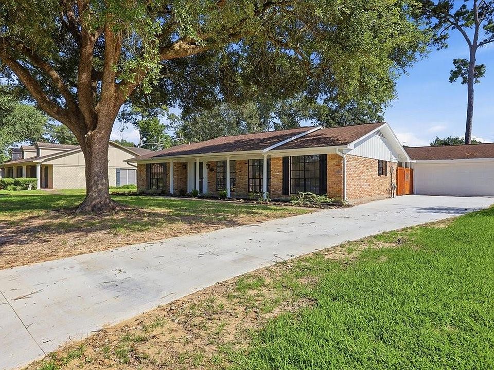 1st image of 4835 Regina Ln