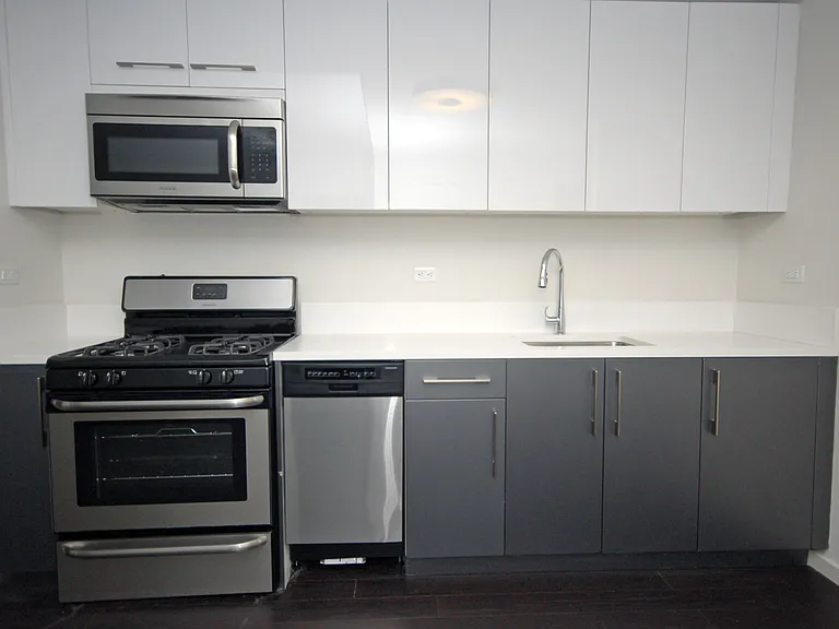 235 E 44th St #8E — Photo 5