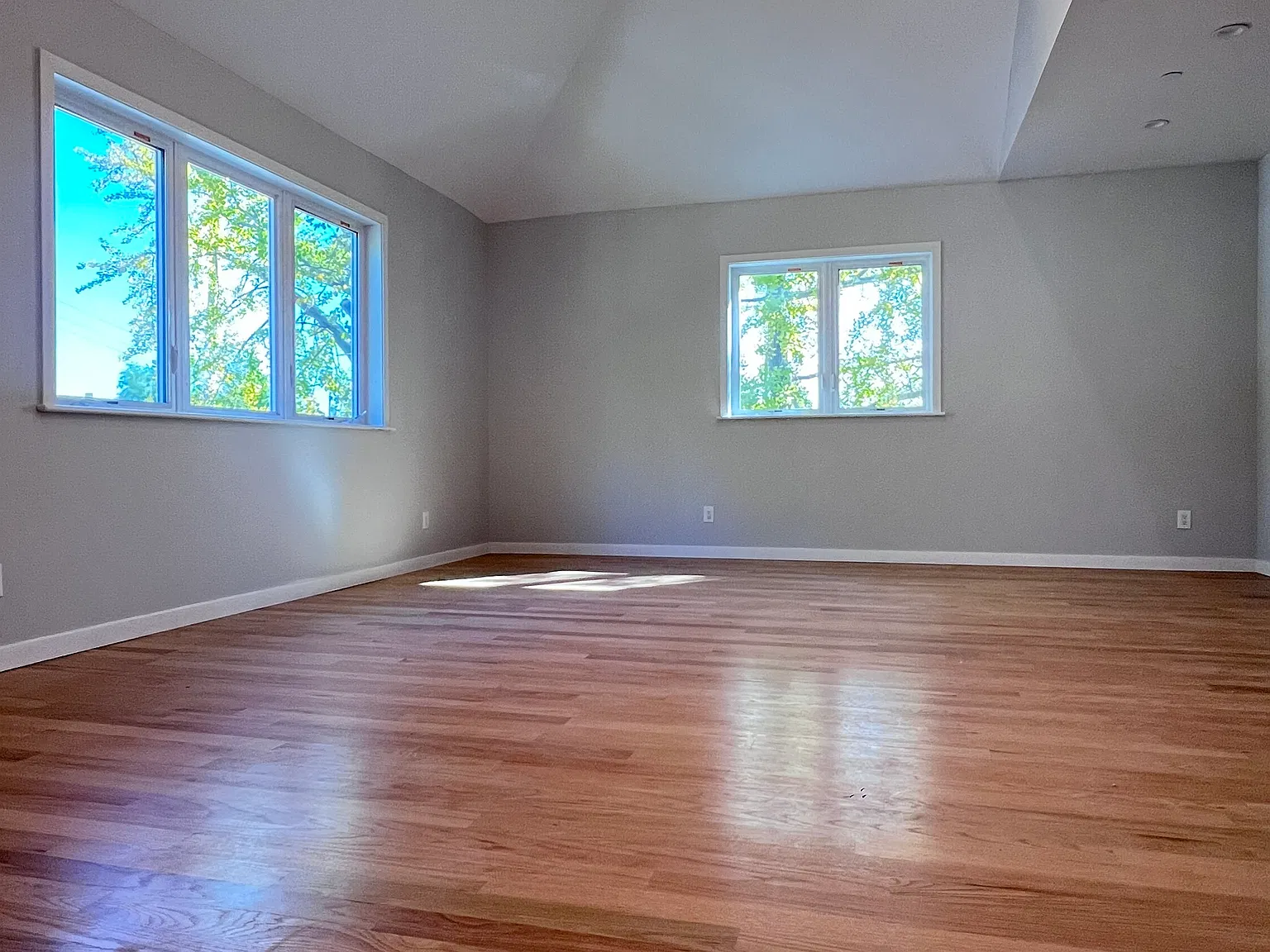 3 bed, 1400 sqft, $3,400 — Photo 2