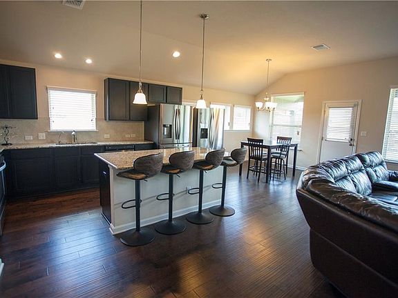 4th image of 112 Headwaters Dr