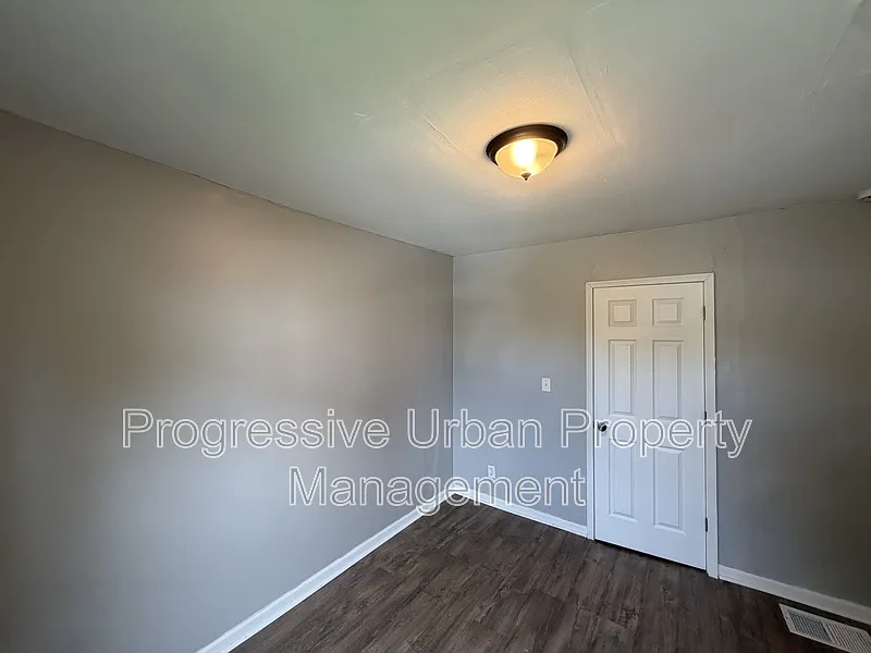 2 bed, 1.0 bath, 792 sqft, $1,395 — Photo 4