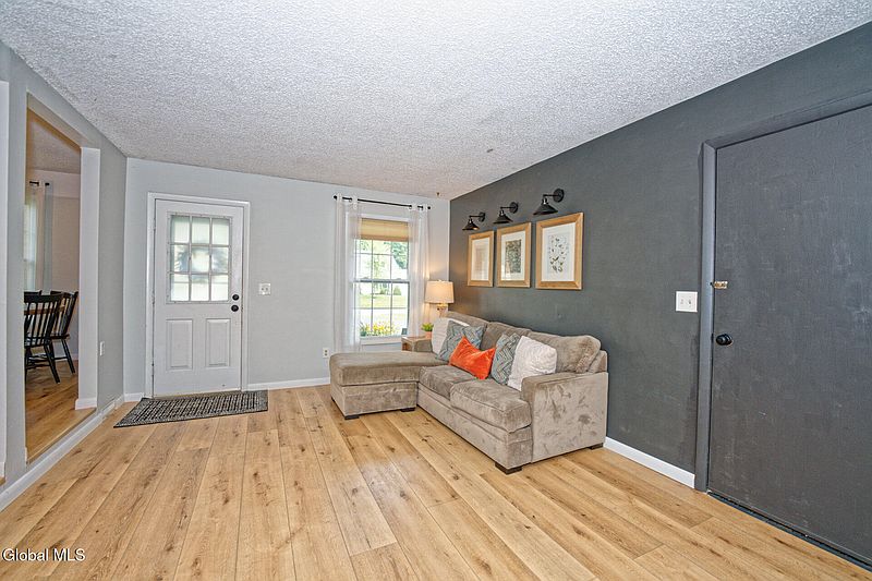 5th image of 47 Algonquin Road