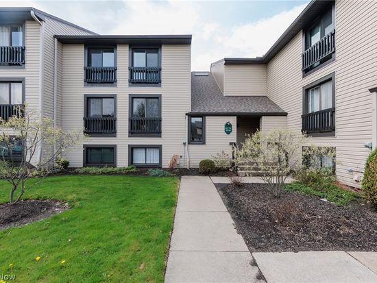 6270 Greenwood Pkwy APT 402, Northfield, OH 44067