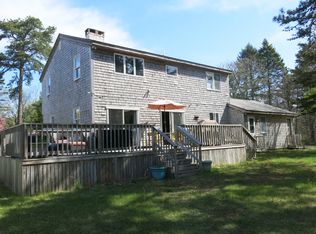 51 Skiffs Ln, West Tisbury, MA 02575