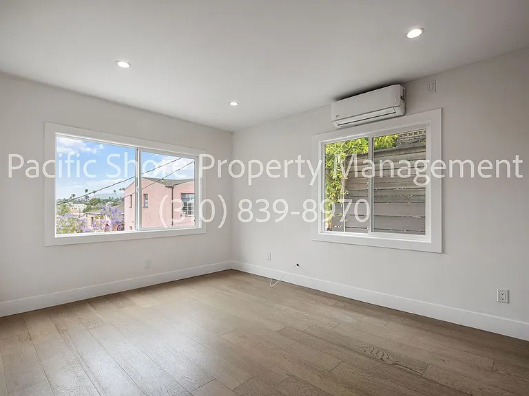 1420 Fairbanks Pl — Photo 2