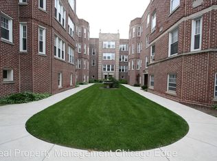7018 N Sheridan Rd APT 3E, Chicago, IL 60626