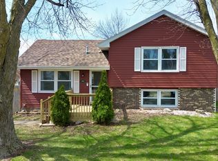 202 11th Ave NW, Altoona, IA 50009