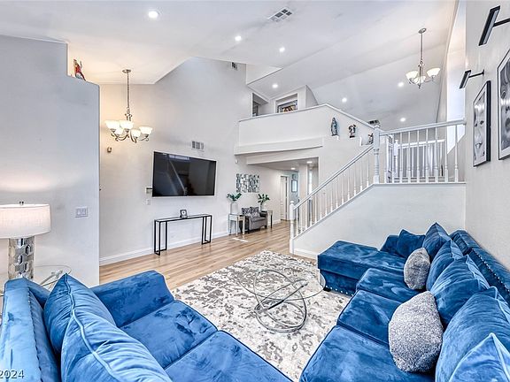 3rd image of 2013 Canyon Breeze Dr