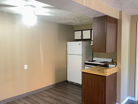 4th image of 2785 Queen City Ave #8