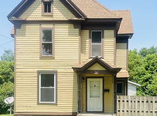 712 W Douglas Ave, Jacksonville, IL 62650