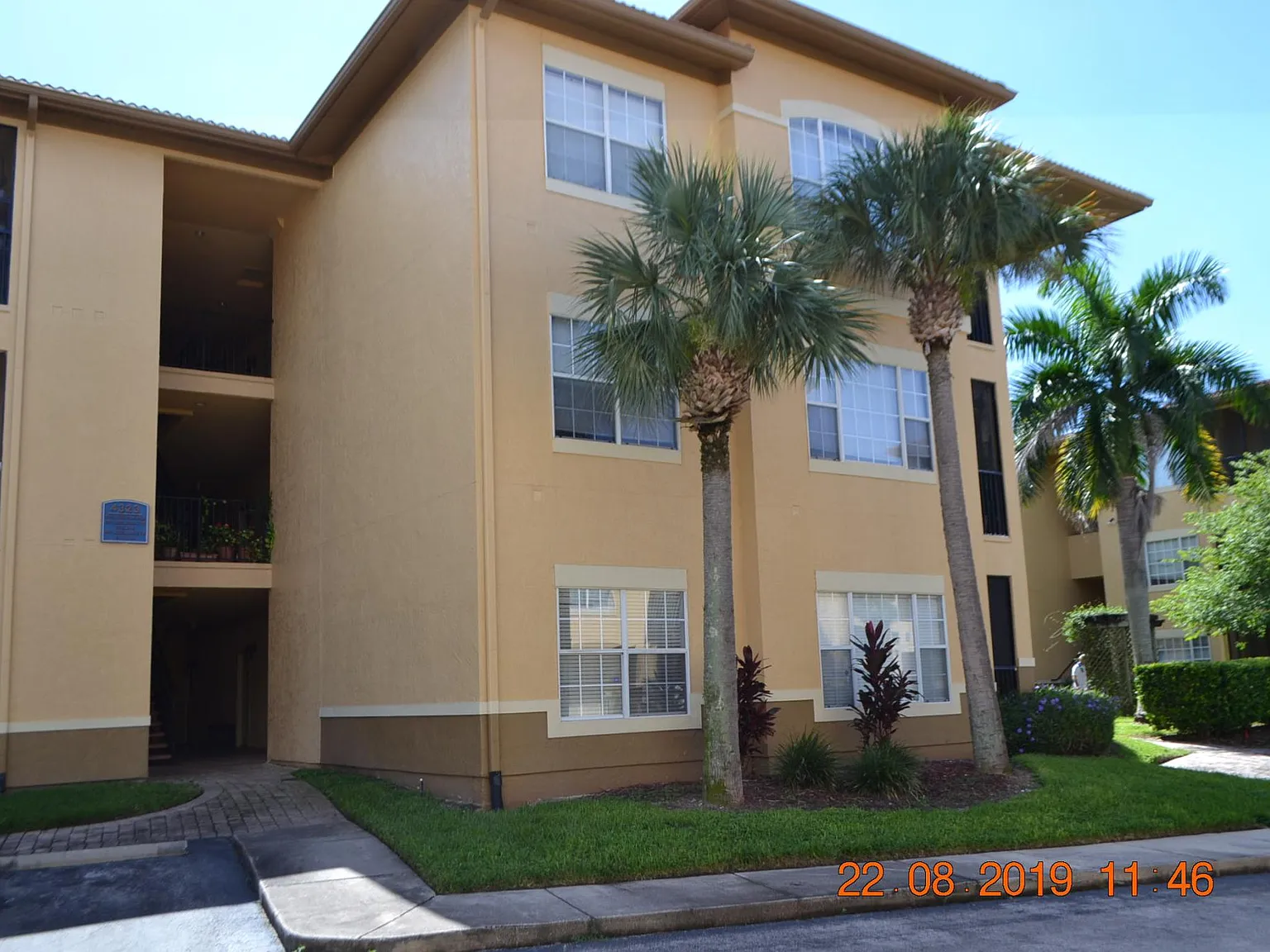 1 bed, 656 sqft, $1,350 — Photo 1