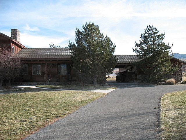 2nd image of 1120 N Cantlon Ln