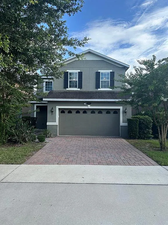 4 bed, 2.5 bath, 2476 sqft, $2,600 — Photo 1