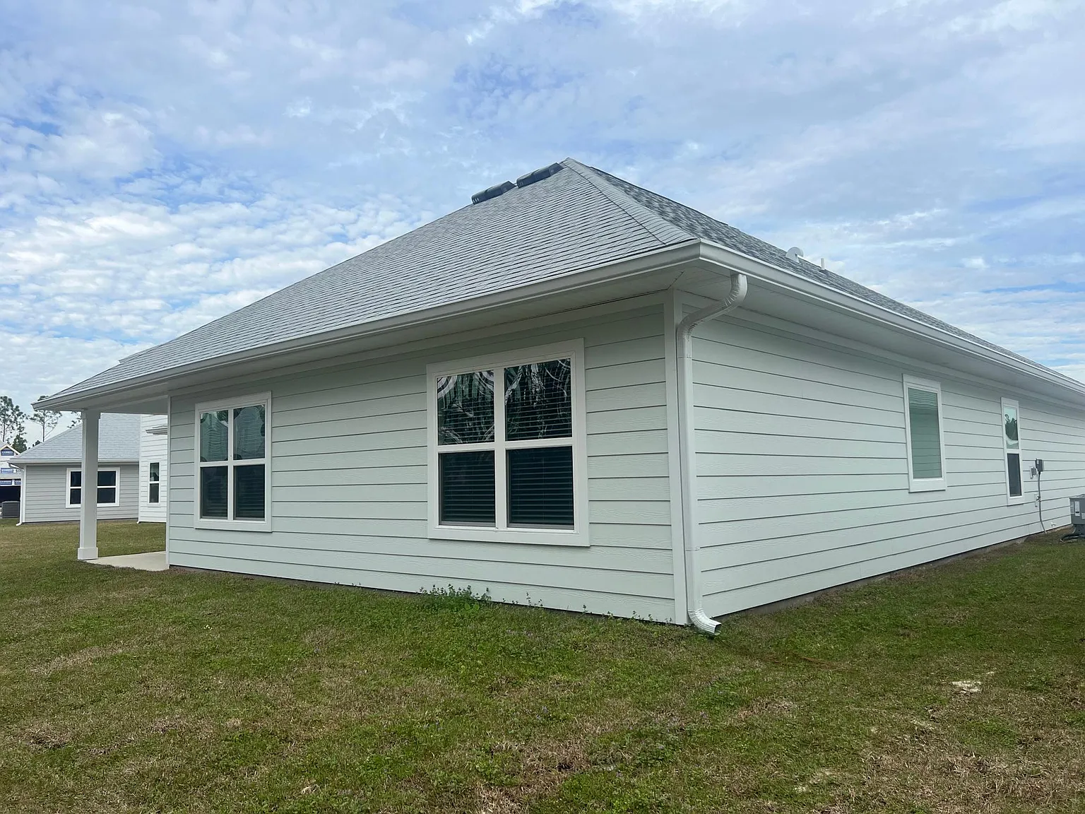4 bed, 1900 sqft, $3,200 — Photo 4