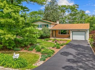 23W328 Great Western Ave, Glen Ellyn, IL 60137