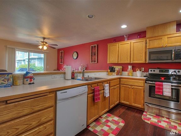 4th image of 10910 13th Ave E Unit 15