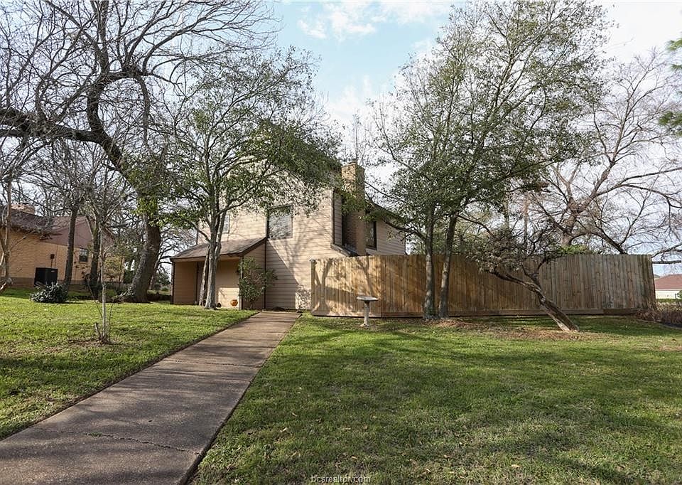 1st image of 2411 Quail Hollow Dr