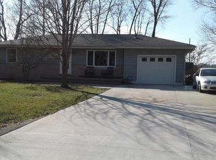 2245 S File Dr, Decatur, IL 62521