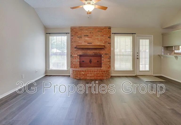 215 Linda St — Photo 27