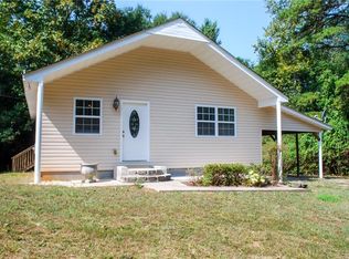 1228 Pine Valley Rd, Gainesville, GA 30501