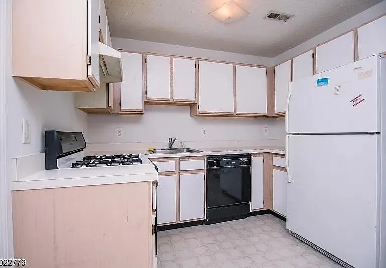 55499107A Prestwick Way — Photo 8