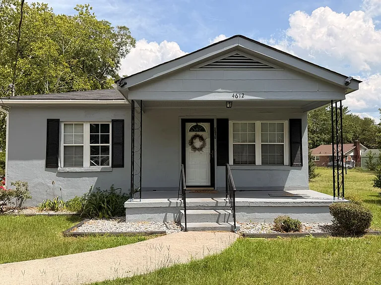 4612 Cromer Ave — Photo 1