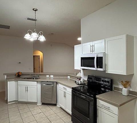 3rd image of 1837 CREEKVIEW Drive