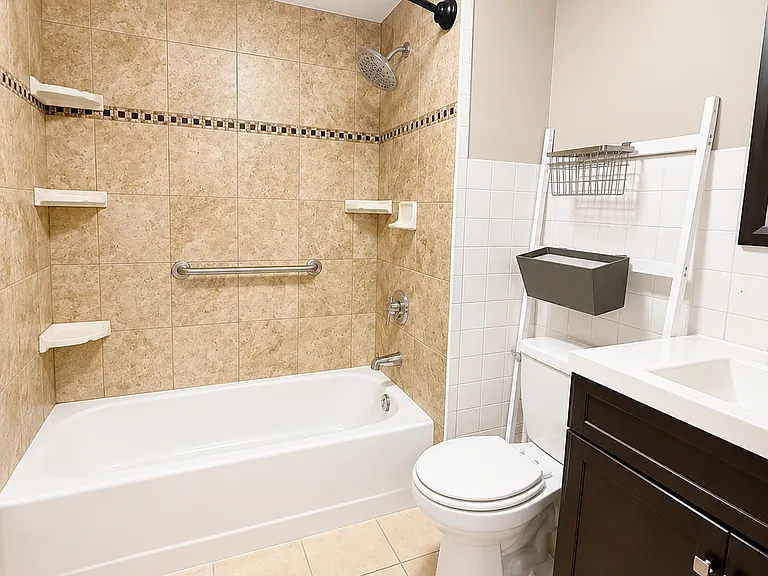 210 Walnut St #1 — Photo 6