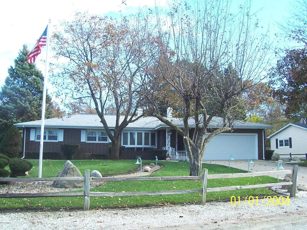 485 Boyd Cir photo 1