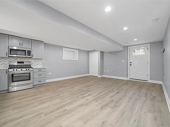 4th image of 4838 S Forrestville Ave #2