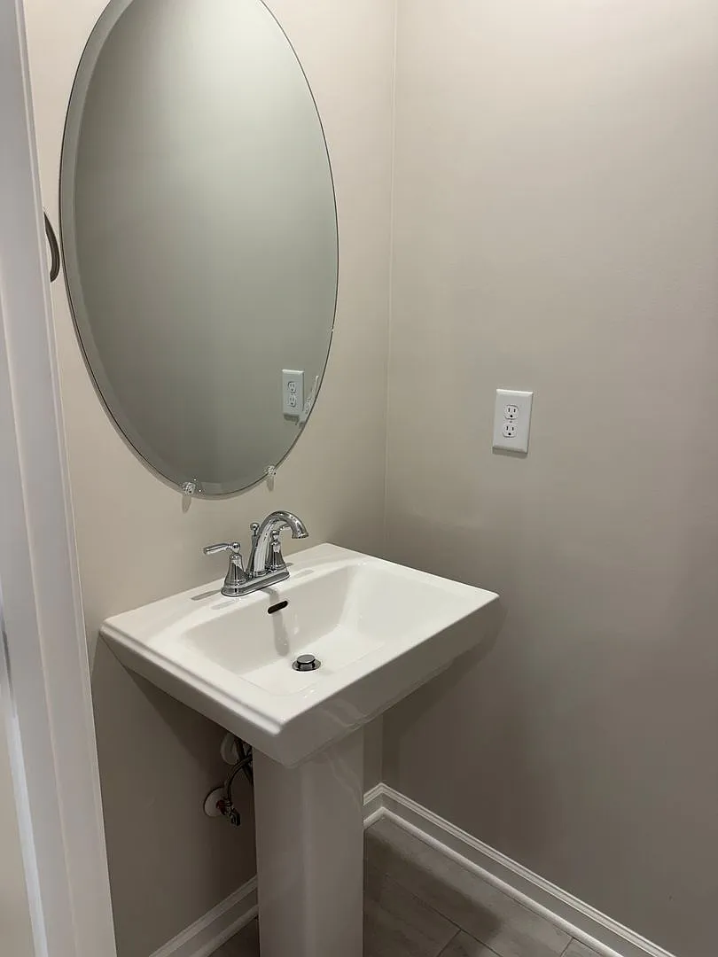 3 bedroom 2.5 bath townhome, ready for move in — Photo 3