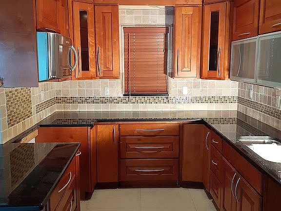 Custom Kitchen Cabinets