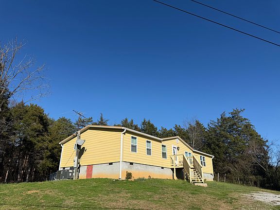 3rd image of 906 Bay Rd