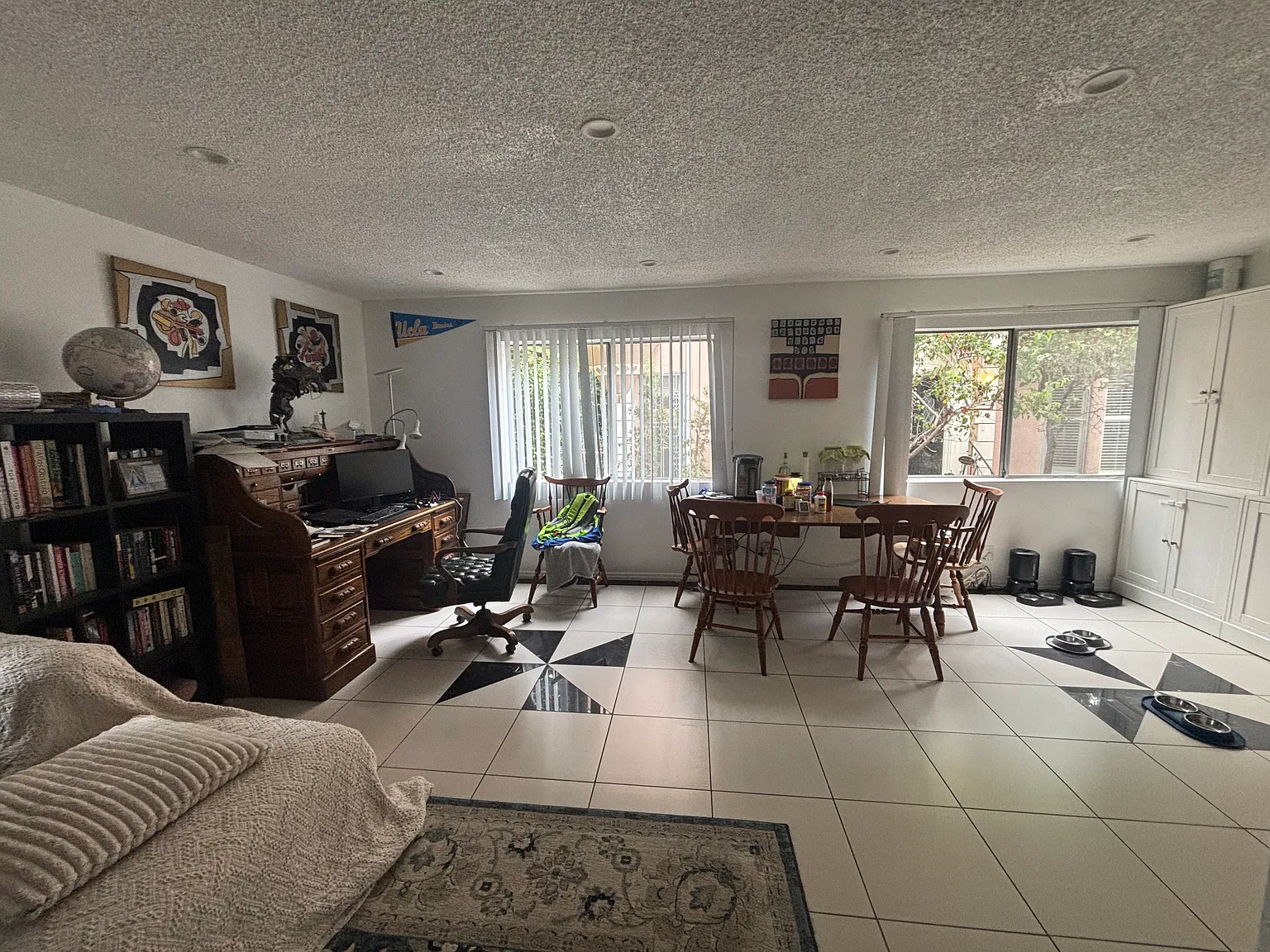 3 bed, 2100 sqft, $3,660 — Photo 3