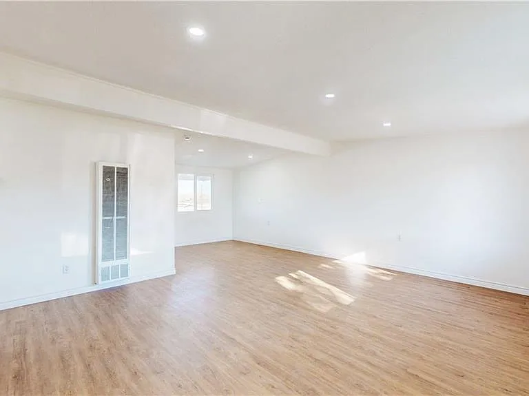 1417 Mesa Dr — Photo 10